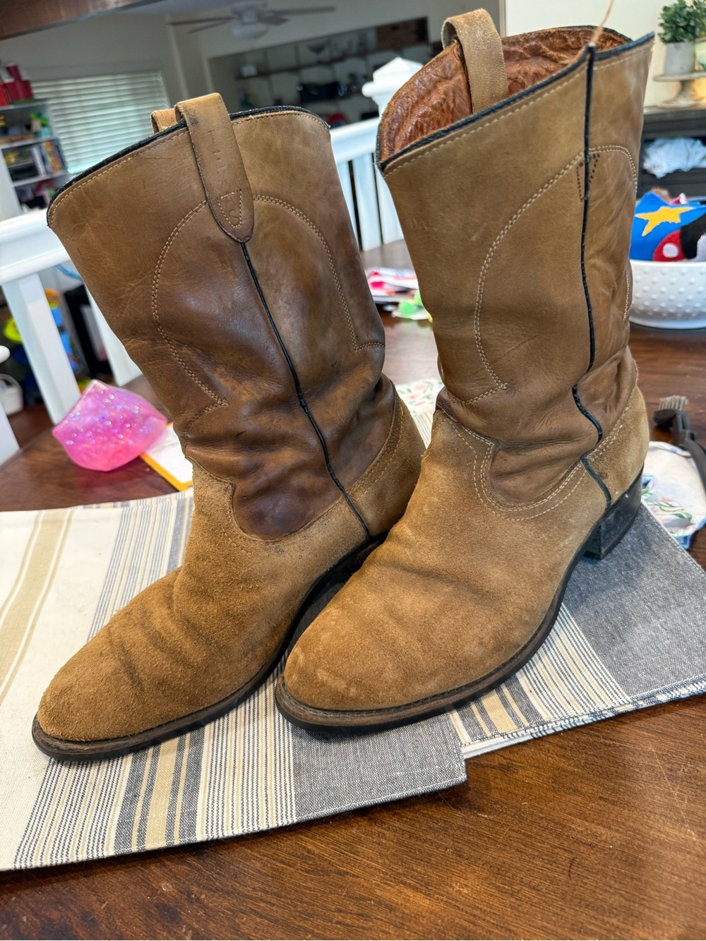 Texas Boots 9 EE 8366 Tan roughout boot